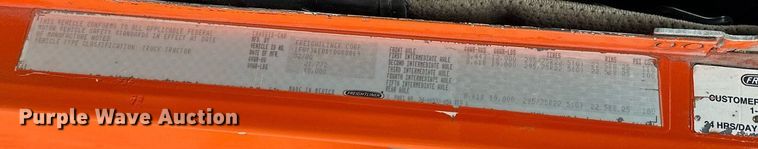 image for item DP3155 2000 Freightliner FD1  semi truck