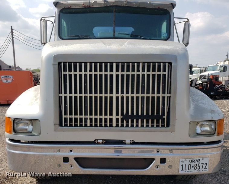 image for item DP7886 1996 International 9200  vacuum truck