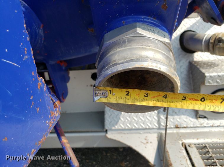 image for item DP7886 1996 International 9200  vacuum truck