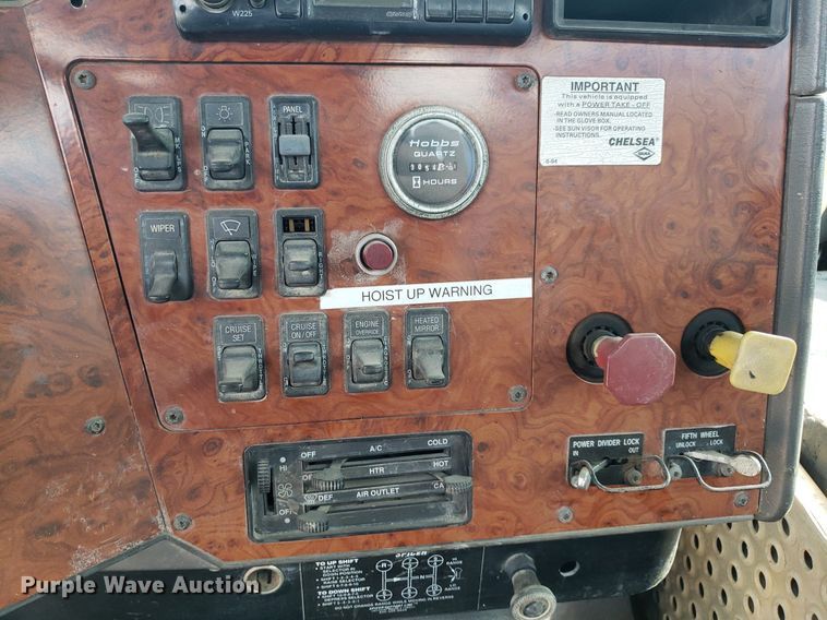 image for item DP7886 1996 International 9200  vacuum truck