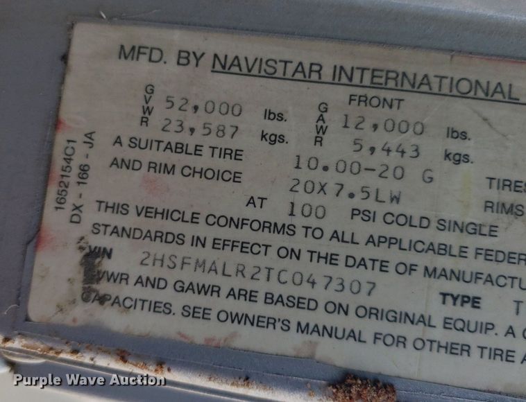 image for item DP7886 1996 International 9200  vacuum truck