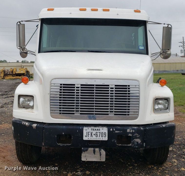 image for item DP7887 1999 Freightliner FL70  flatbed truck