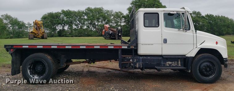 image for item DP7887 1999 Freightliner FL70  flatbed truck