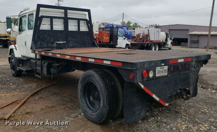image for item DP7887 1999 Freightliner FL70  flatbed truck