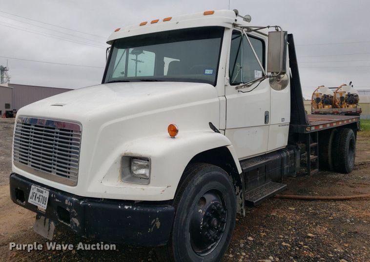 image for item DP7887 1999 Freightliner FL70  flatbed truck