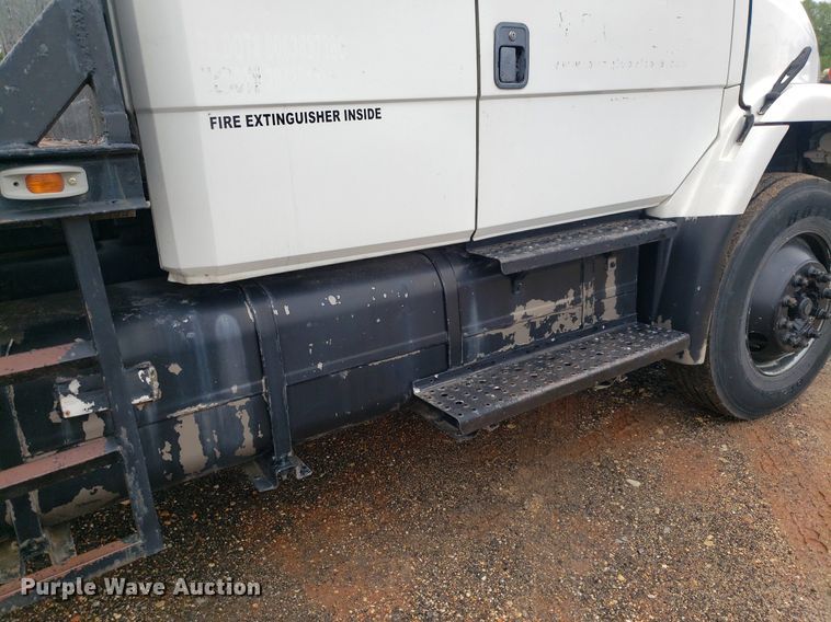 image for item DP7887 1999 Freightliner FL70  flatbed truck