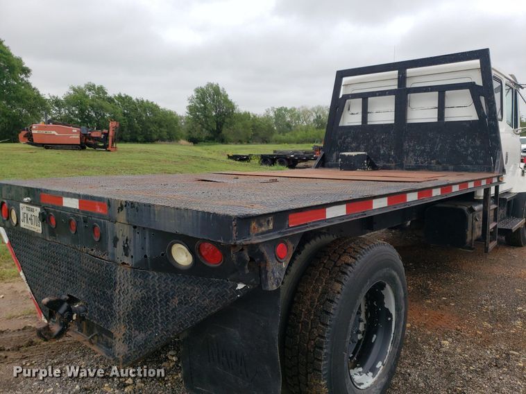 image for item DP7887 1999 Freightliner FL70  flatbed truck