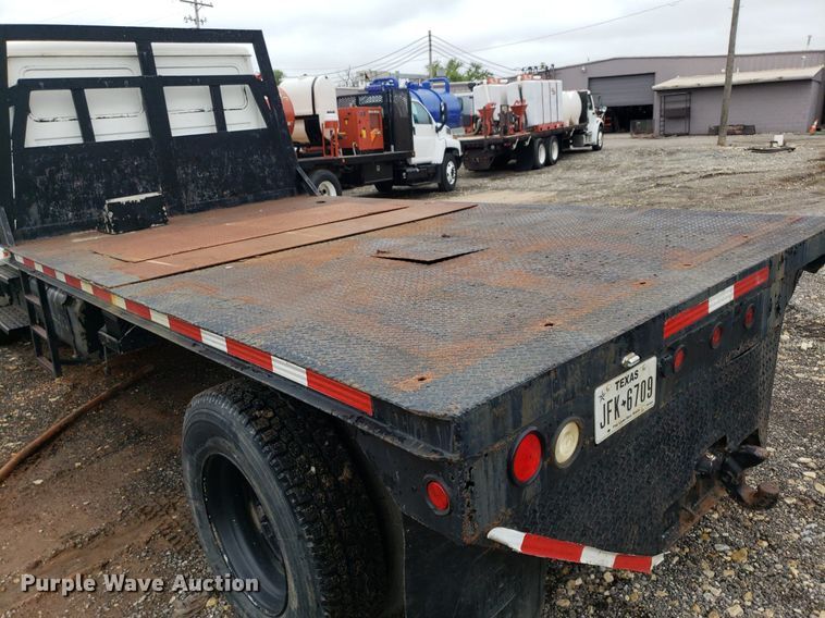 image for item DP7887 1999 Freightliner FL70  flatbed truck