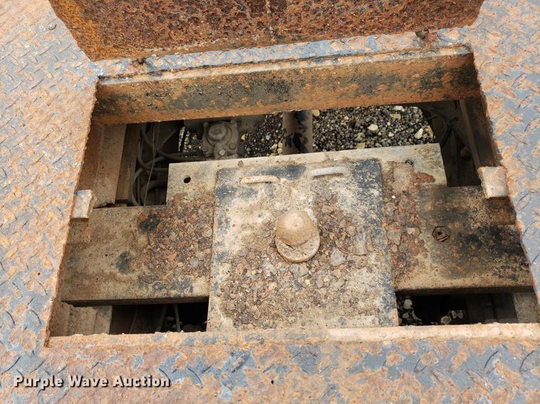 image for item DP7887 1999 Freightliner FL70  flatbed truck