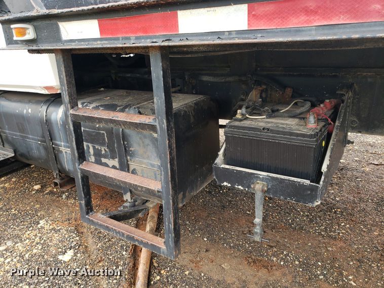 image for item DP7887 1999 Freightliner FL70  flatbed truck