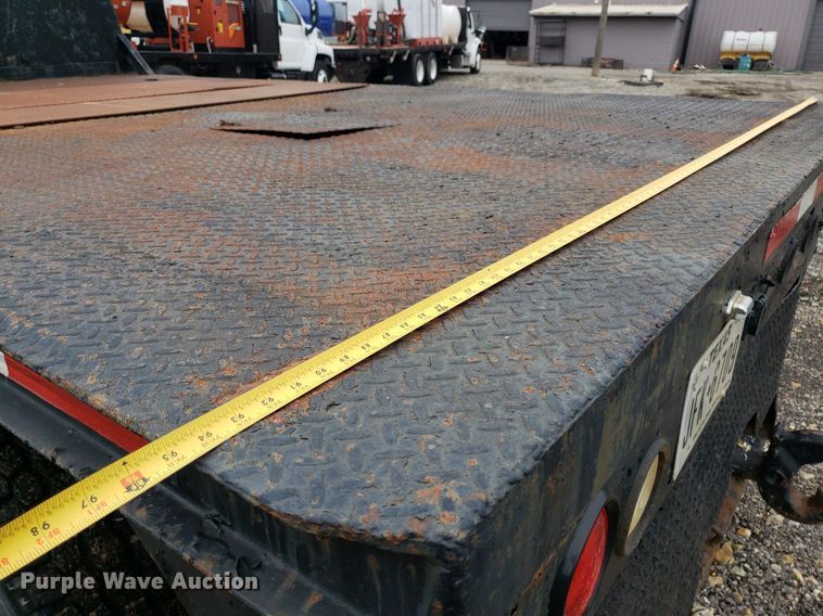 image for item DP7887 1999 Freightliner FL70  flatbed truck