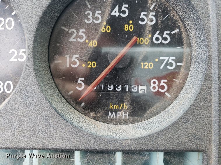 image for item DP7887 1999 Freightliner FL70  flatbed truck