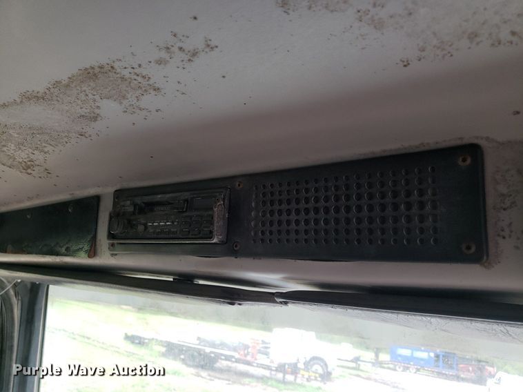 image for item DP7887 1999 Freightliner FL70  flatbed truck