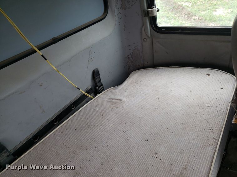 image for item DP7887 1999 Freightliner FL70  flatbed truck