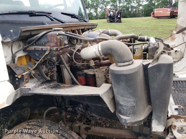 image for item DP7887 1999 Freightliner FL70  flatbed truck