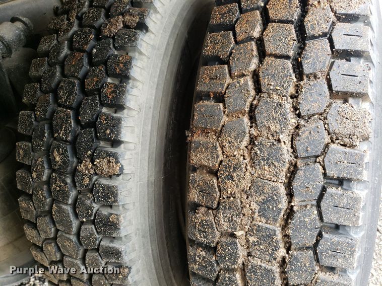 image for item DP7887 1999 Freightliner FL70  flatbed truck