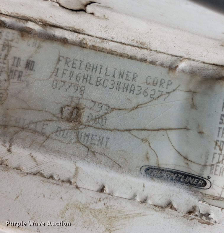 image for item DP7887 1999 Freightliner FL70  flatbed truck