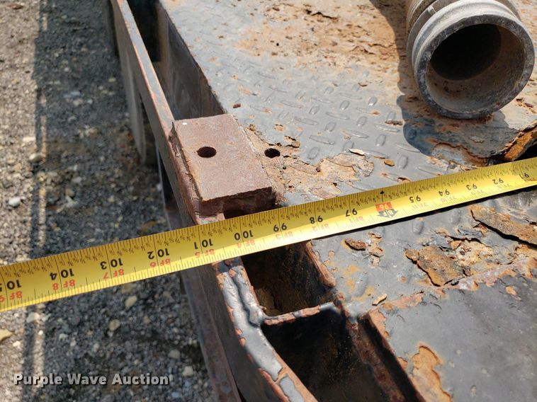 image for item DP7944 2005 Freightliner Columbia  flatbed truck