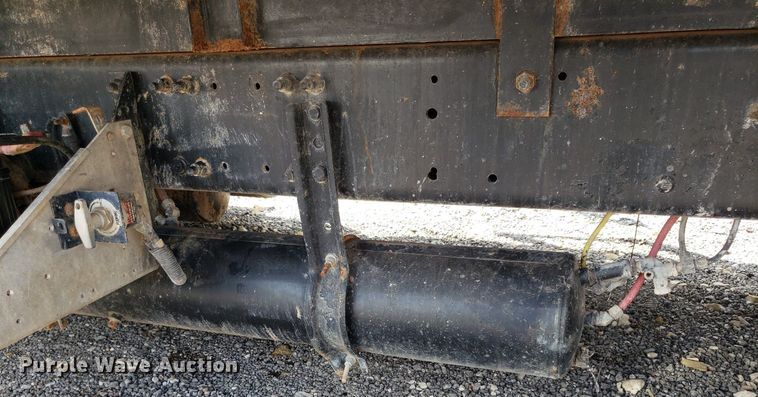 image for item DP7944 2005 Freightliner Columbia  flatbed truck