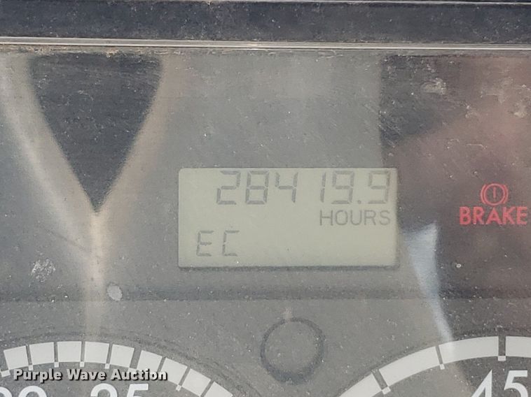 image for item DP7944 2005 Freightliner Columbia  flatbed truck