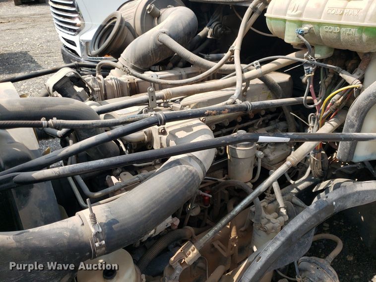 image for item DP7944 2005 Freightliner Columbia  flatbed truck