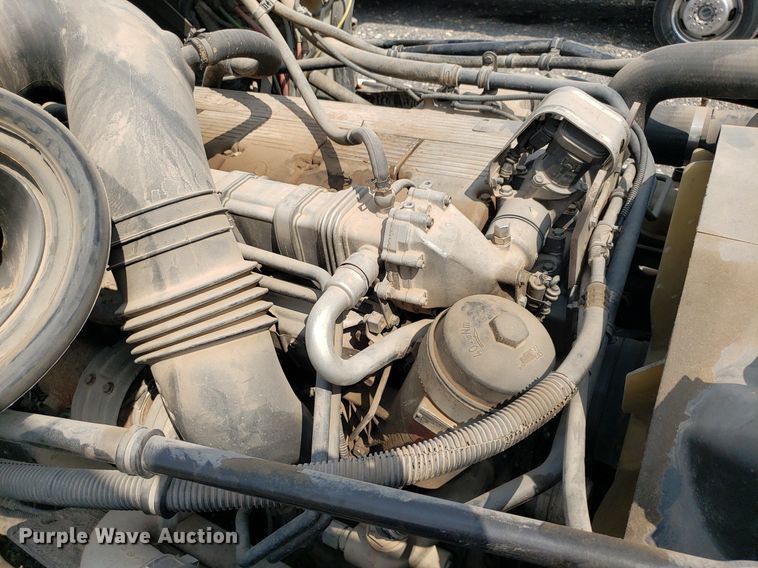 image for item DP7944 2005 Freightliner Columbia  flatbed truck