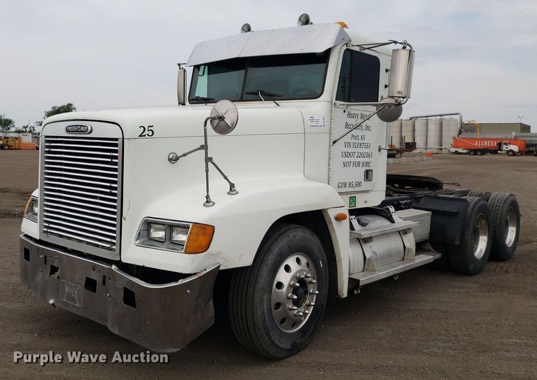 image for item DP7947 2000 Freightliner FLD  semi truck