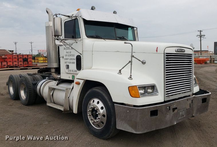 image for item DP7947 2000 Freightliner FLD  semi truck