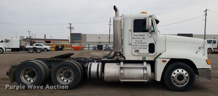 image for item DP7947 2000 Freightliner FLD  semi truck