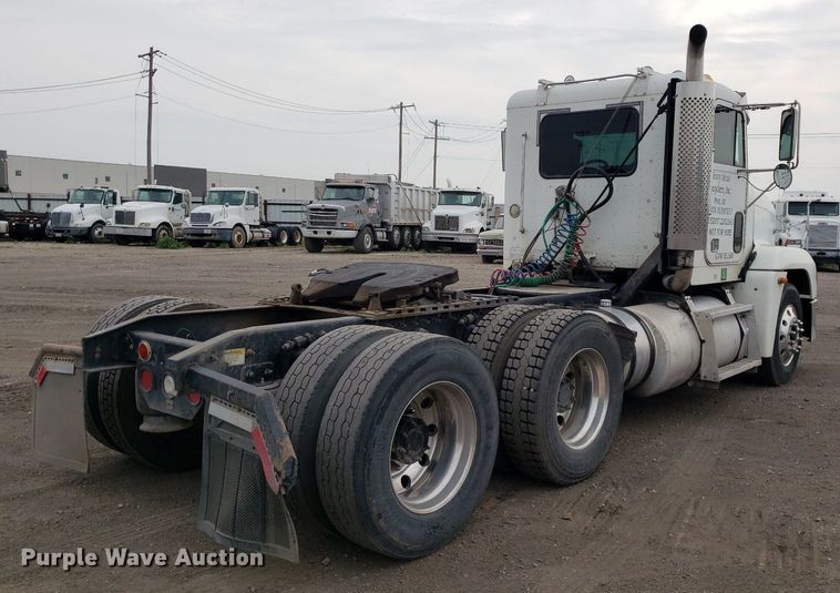 image for item DP7947 2000 Freightliner FLD  semi truck