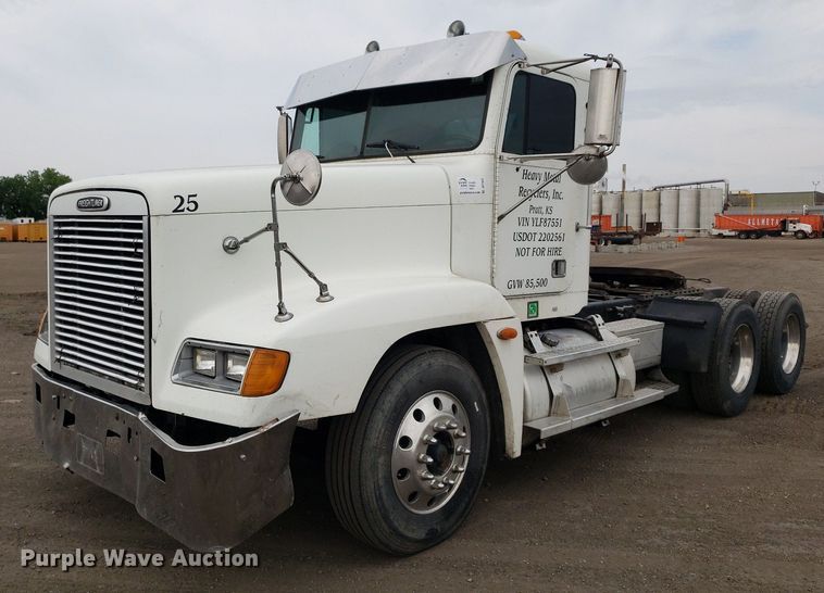 image for item DP7947 2000 Freightliner FLD  semi truck