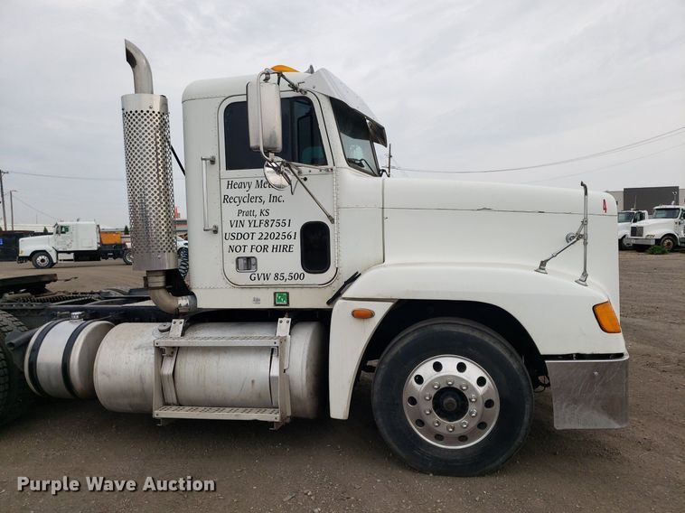 image for item DP7947 2000 Freightliner FLD  semi truck