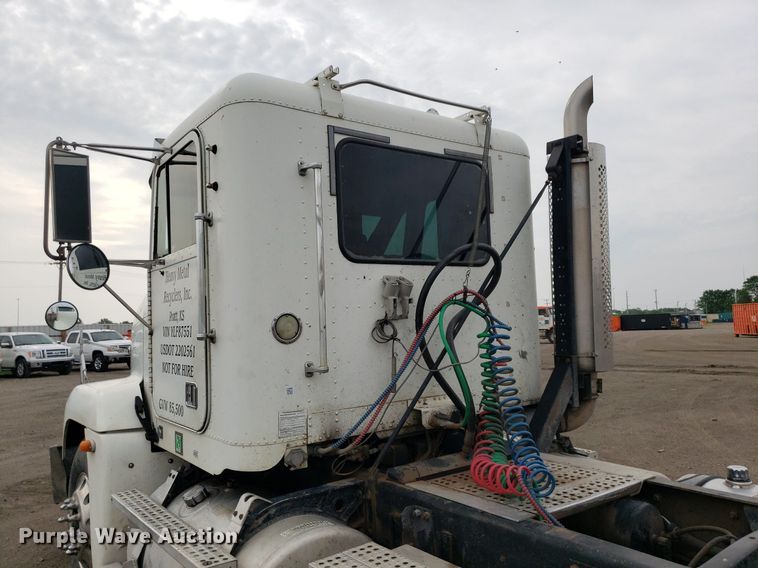 image for item DP7947 2000 Freightliner FLD  semi truck