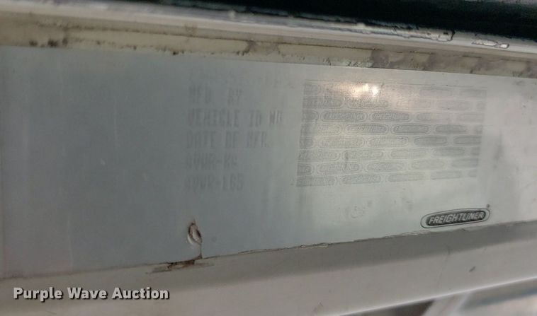 image for item DP7947 2000 Freightliner FLD  semi truck