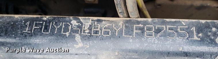 image for item DP7947 2000 Freightliner FLD  semi truck