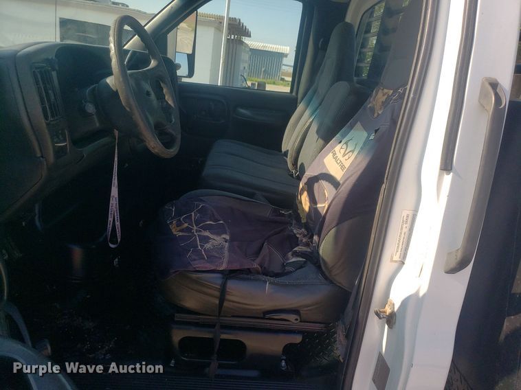 image for item DP7953 2008  Chevrolet C4500  flatbed truck