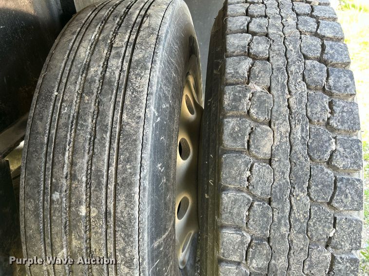 image for item DR4691 2005 Great Dane GPLWSAR249  flatbed trailer