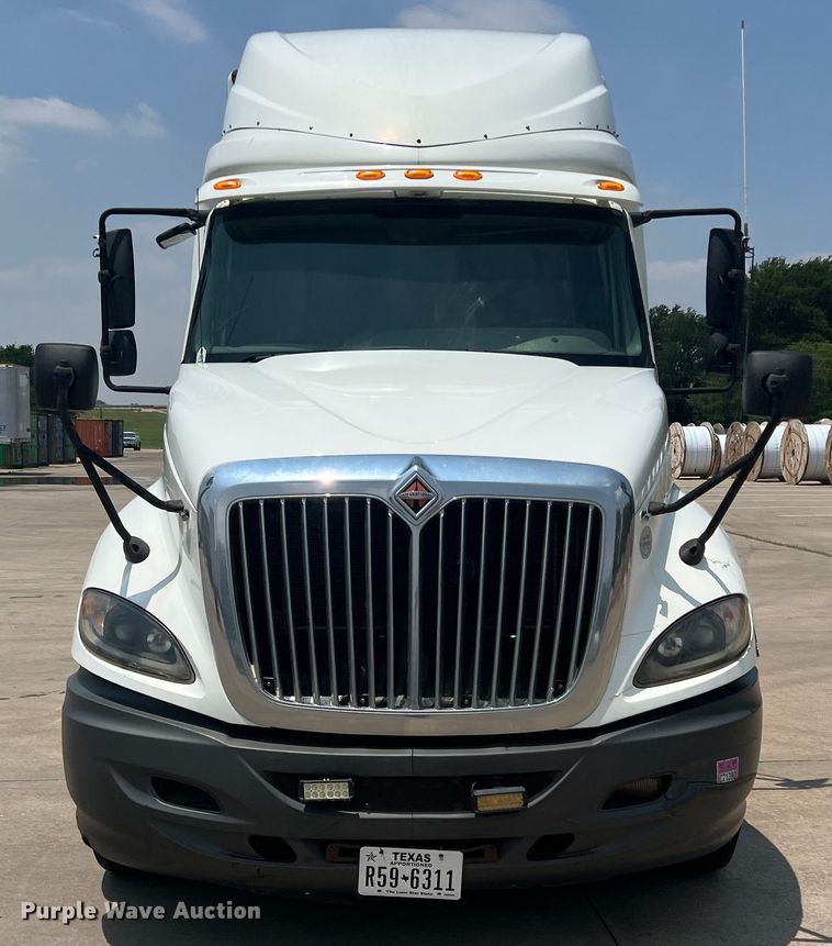 image for item DR5738 2009 International ProStar  semi truck