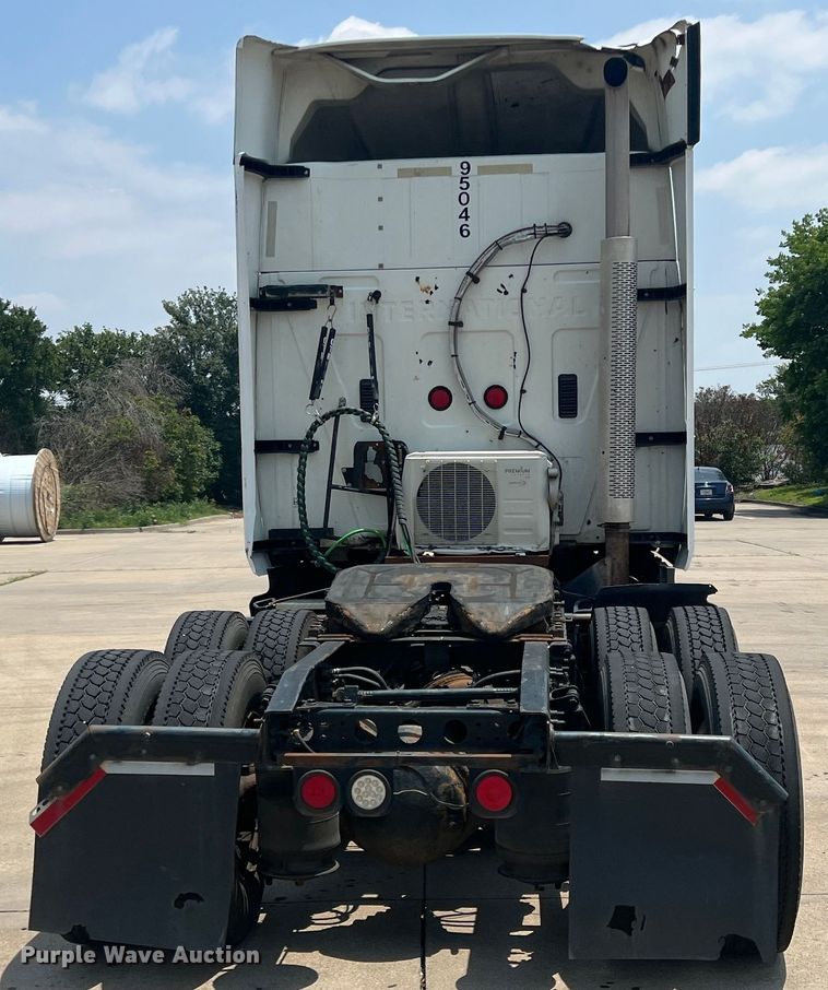 image for item DR5738 2009 International ProStar  semi truck