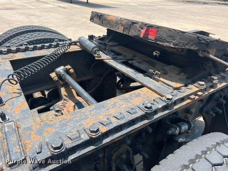 image for item DR5738 2009 International ProStar  semi truck