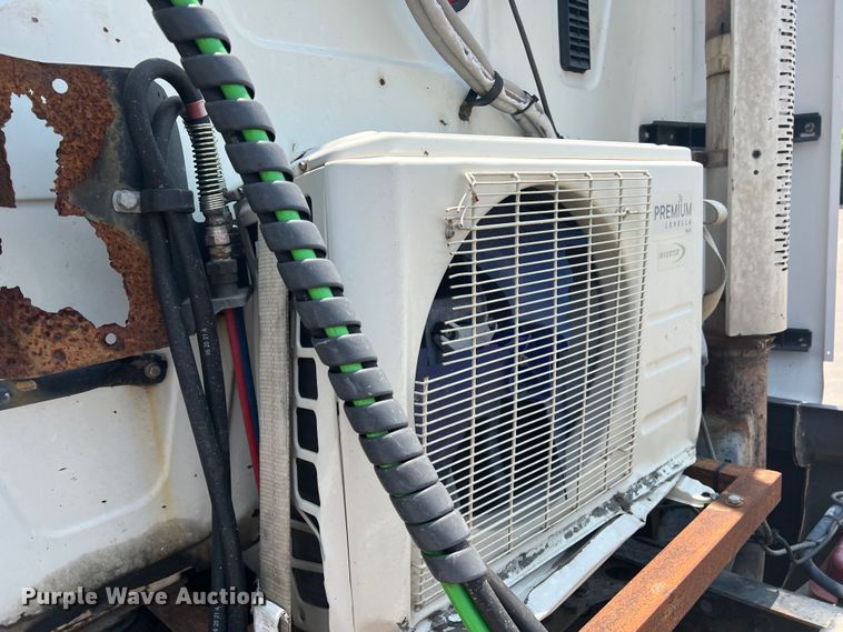 image for item DR5738 2009 International ProStar  semi truck