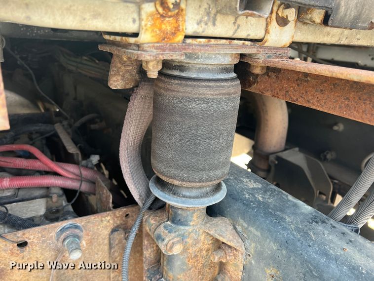 image for item DR5738 2009 International ProStar  semi truck