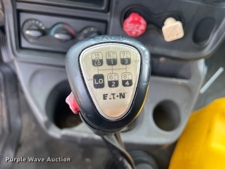 image for item DR5738 2009 International ProStar  semi truck