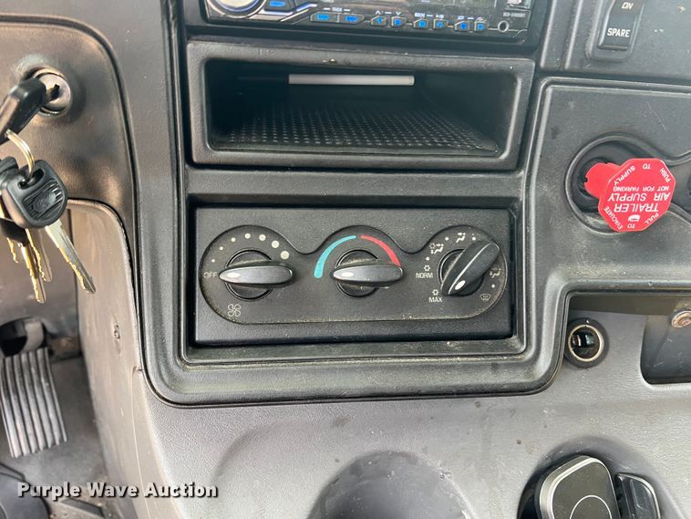 image for item DR5738 2009 International ProStar  semi truck