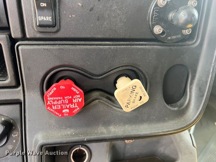 image for item DR5738 2009 International ProStar  semi truck