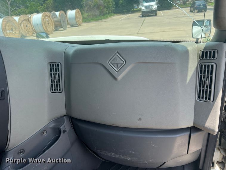 image for item DR5738 2009 International ProStar  semi truck