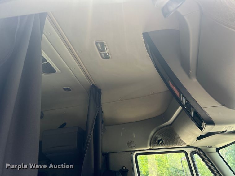 image for item DR5738 2009 International ProStar  semi truck