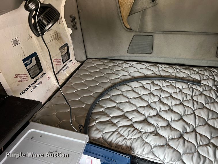 image for item DR5738 2009 International ProStar  semi truck