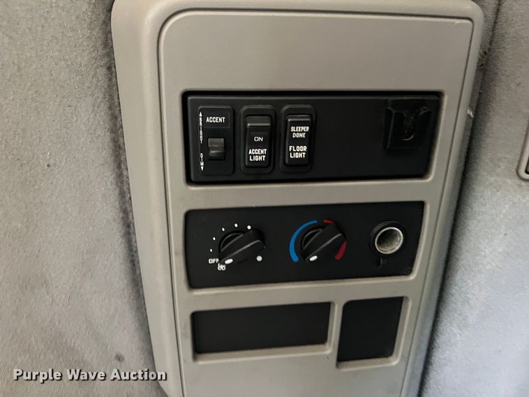 image for item DR5738 2009 International ProStar  semi truck