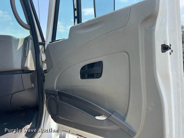 image for item DR5738 2009 International ProStar  semi truck